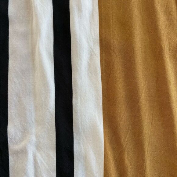 Denim & Flower SS Button Down Shirt - Picture 3 of 7